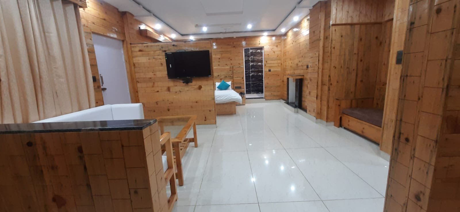 Family Suite - Bathroom